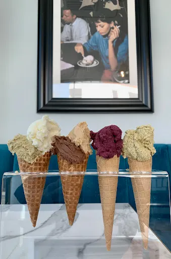 Miło Mi. Wytwórnia Lodów Naturalnych.